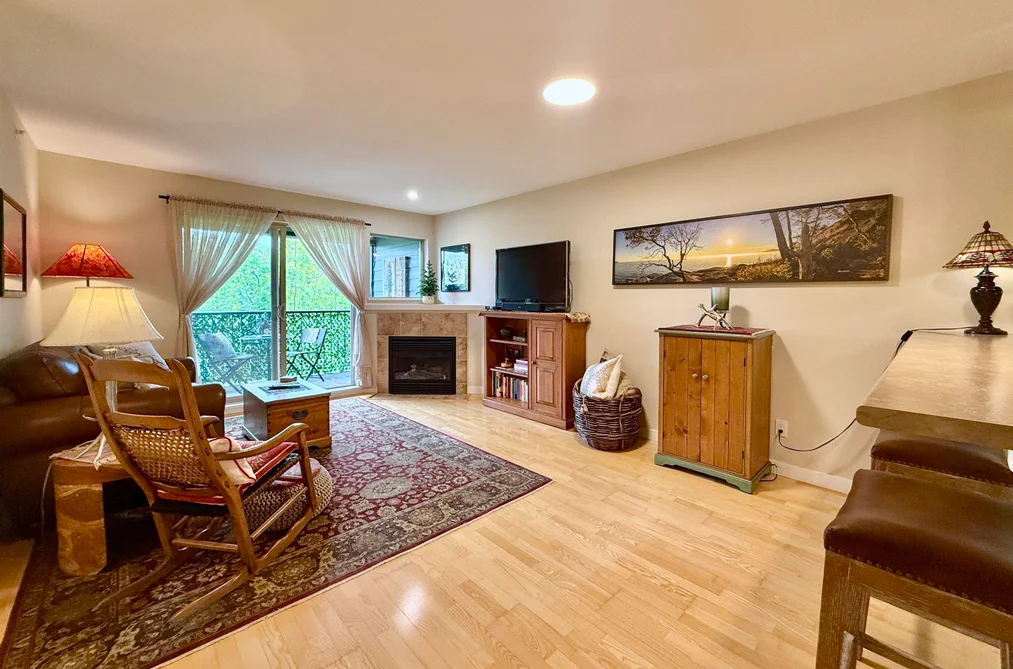 Condo for sale at 404 5631 Inlet Avenue Sechelt British Columbia - MLS: R3127078