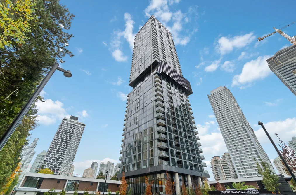 Condo for sale at 404 5987 Wilson Avenue Burnaby British Columbia - MLS: R3103904