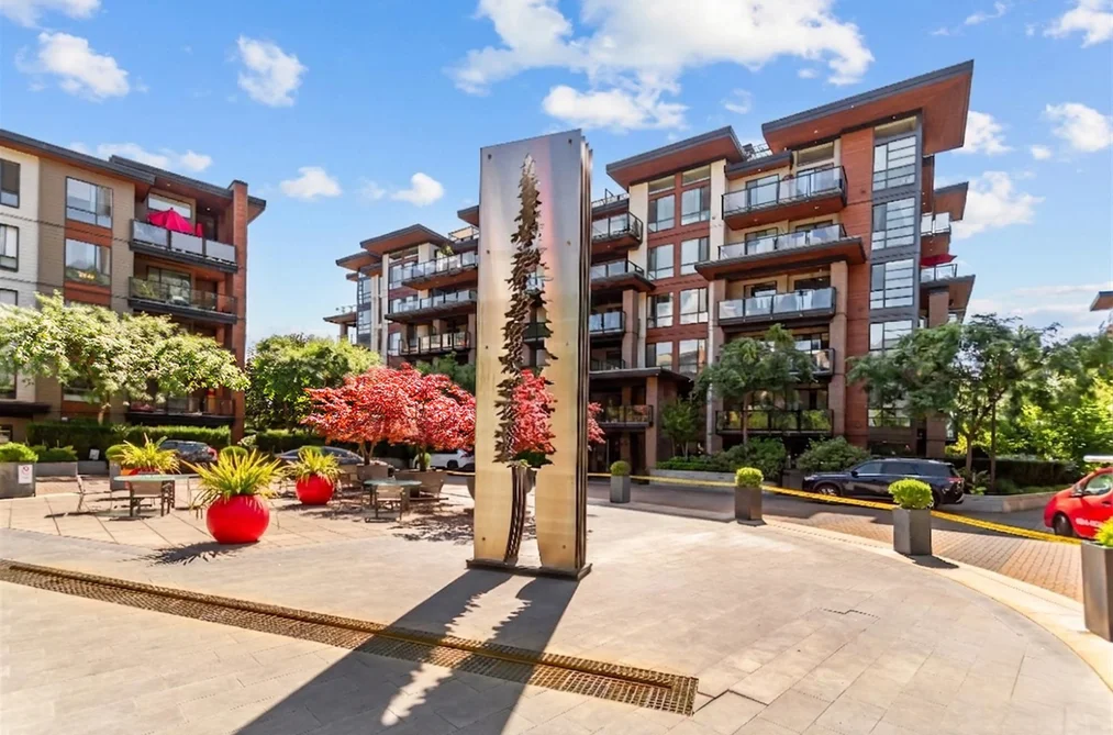 Condo for sale at 404 719 W 3rd Street North Vancouver British Columbia - MLS: R3155135