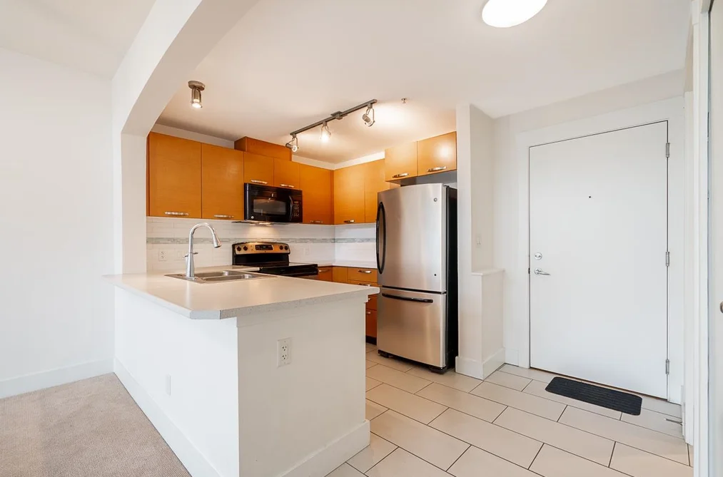 404 7478 BYRNEPARK WALK, Burnaby BC V3N 0B5, Burnaby BC — Residential for Sale - Photo 3