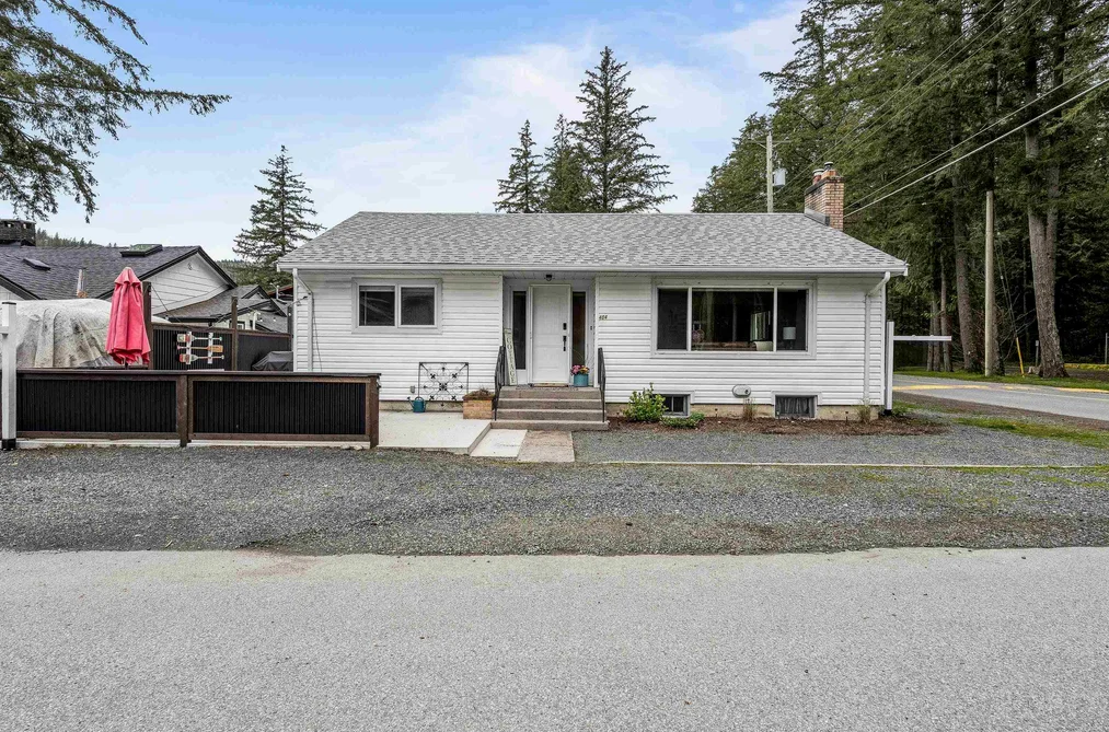 House for sale at 404 Birch Street Cultus Lake British Columbia - MLS: R3122554