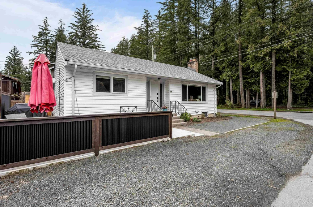 404 BIRCH STREET, Cultus Lake BC V2R 4Z3, Cultus Lake BC — Residential for Sale - Photo 4