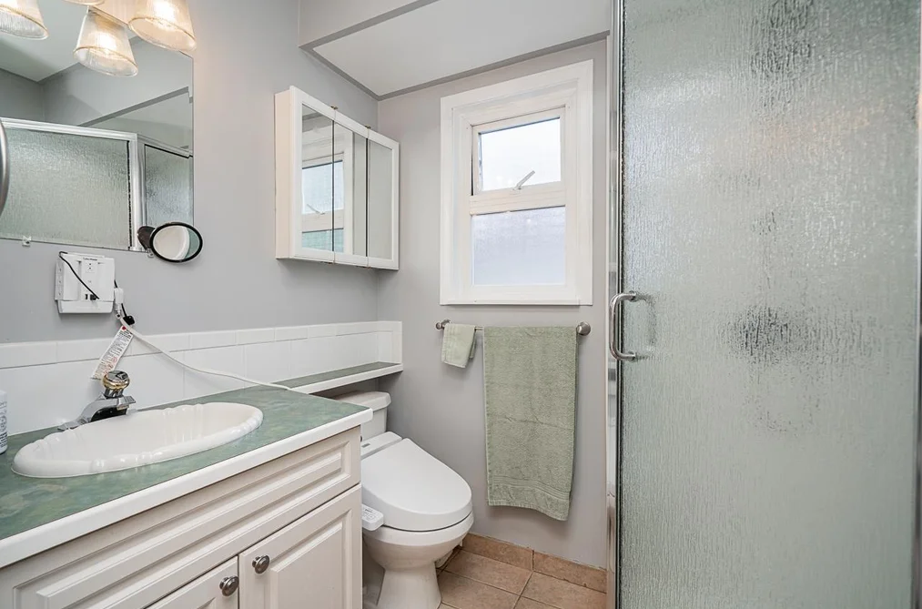 404 MUNDY STREET, Coquitlam, BC — Residential for Sale — Photo 18 of 38