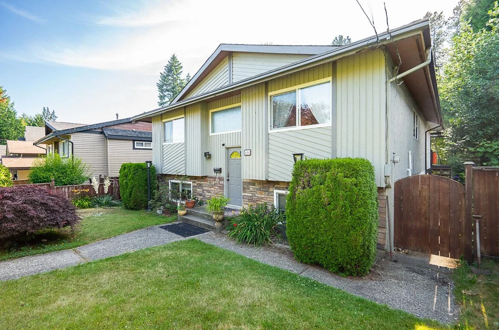 404 MUNDY STREET, Coquitlam, BC — Residential for Sale — Photo 2 of 38