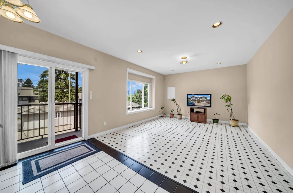 4049 CURLE AVENUE, Burnaby, BC — Residential for Sale — Photo 10 of 39