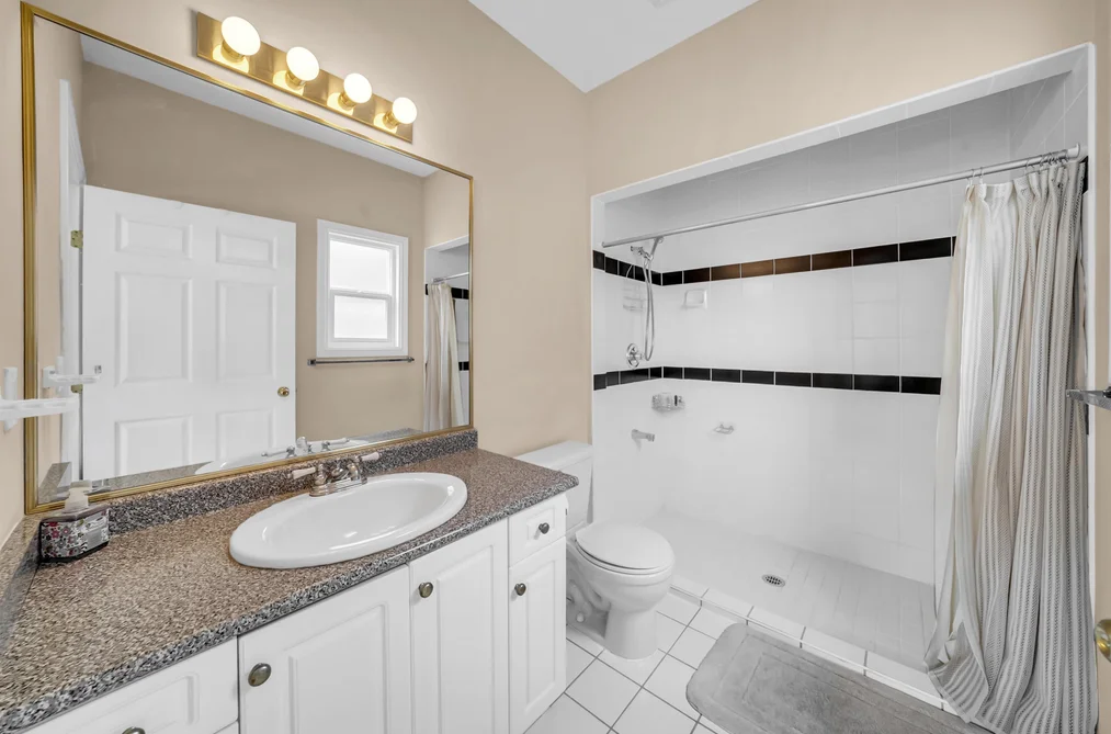 4049 CURLE AVENUE, Burnaby, BC — Residential for Sale — Photo 23 of 39