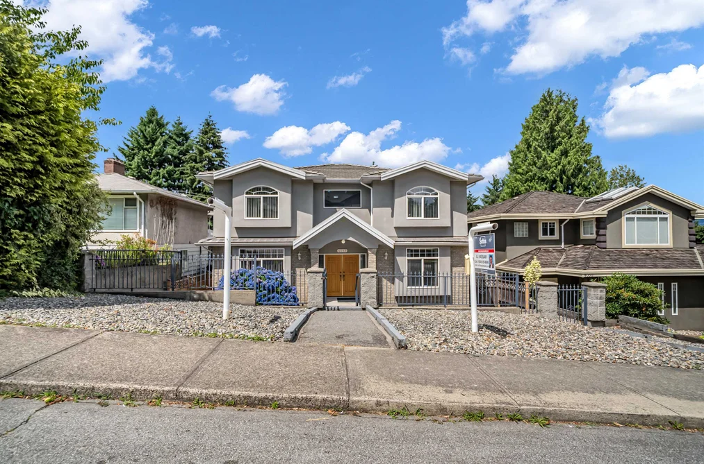 4049 CURLE AVENUE, Burnaby, BC — Residential for Sale — Photo 3 of 39