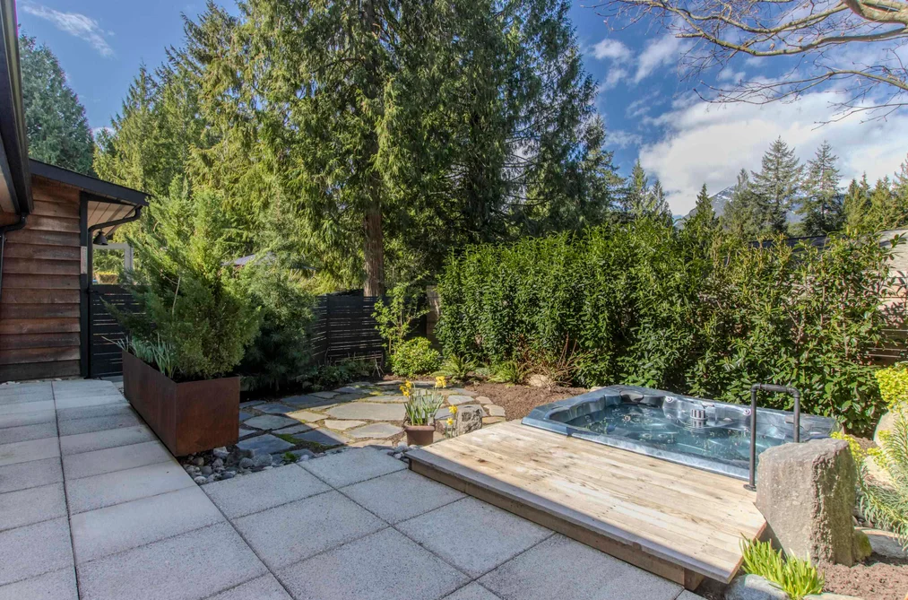 40495 N HIGHLANDS WAY, Squamish BC V0N 1T0, Squamish BC — Residential for Sale - Photo 2