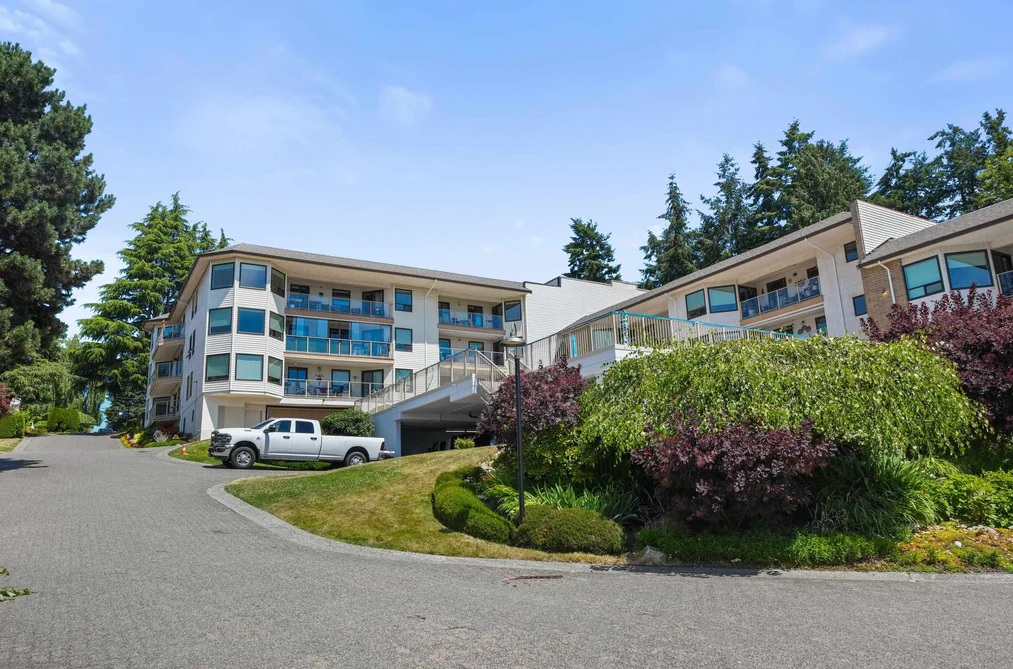 Condo for sale at 405 1350 Vidal Street White Rock British Columbia - MLS: R3144920