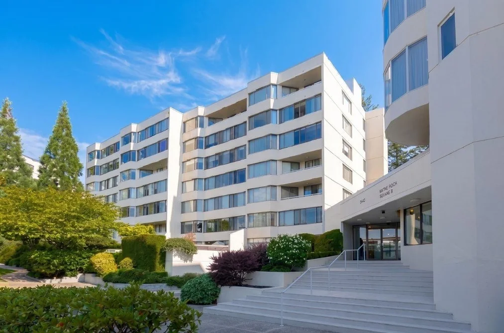Condo for sale at 405 1442 Foster Street White Rock British Columbia - MLS: R3125235