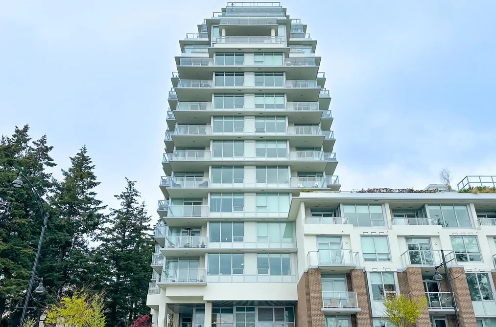 Condo for sale at 405 15165 Thrift Avenue Surrey British Columbia - MLS: R3108878