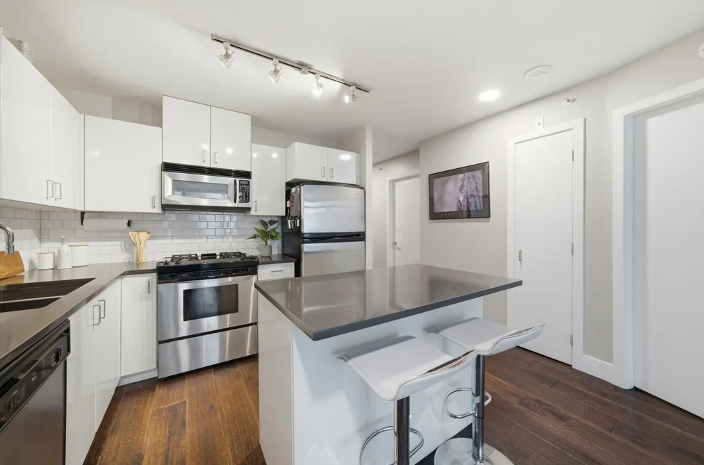 405 155 W 1ST STREET, North Vancouver BC V7M 3N8, North Vancouver BC — Residential for Sale - Photo 6