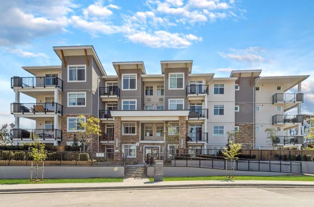 Condo for sale at 405 19940 Brydon Crescent Langley British Columbia - MLS: R3121324