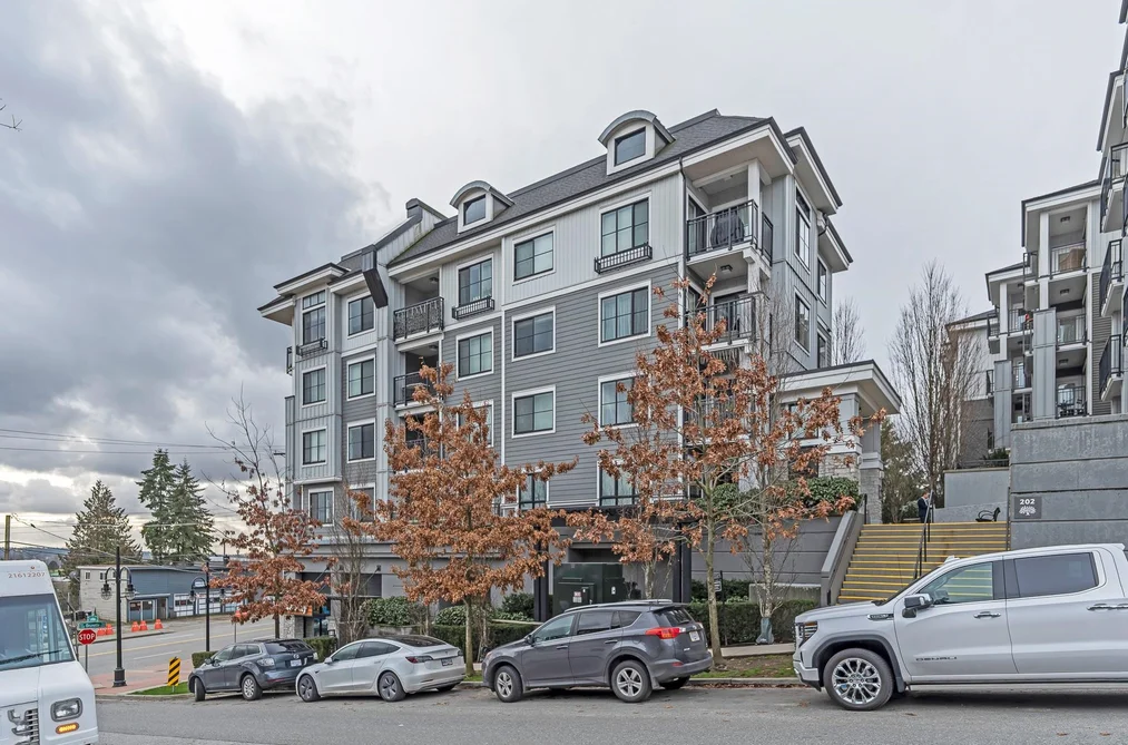 Condo for sale at 405 202 Lebleu Street Coquitlam British Columbia - MLS: R3139025