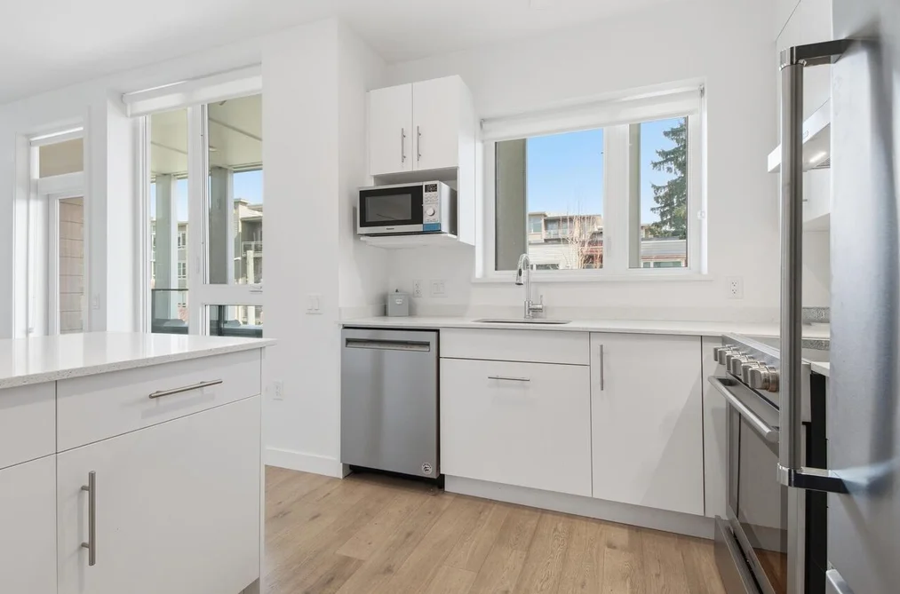 405 2137 CHESTERFIELD AVENUE, North Vancouver BC V7M 2P7, North Vancouver BC — Residential for Sale - Photo 3