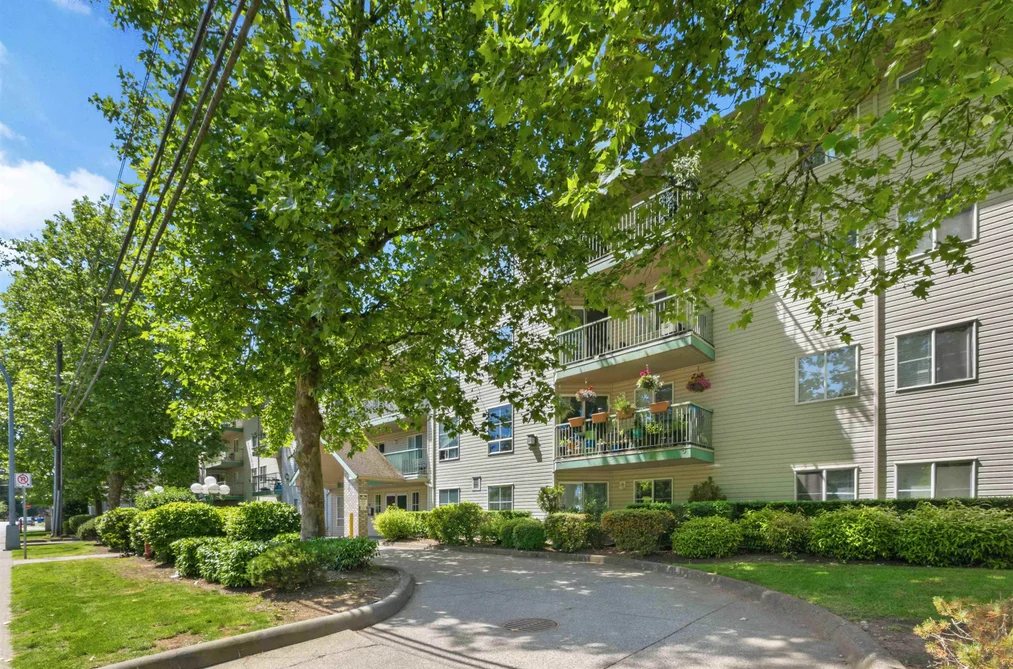 405 2435 CENTER STREET, Abbotsford BC V2T 2N4, Abbotsford BC — Residential for Sale - Photo 2