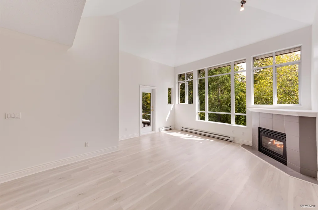 Condo for sale at 405 3625 Windcrest Drive North Vancouver British Columbia - MLS: R3166915
