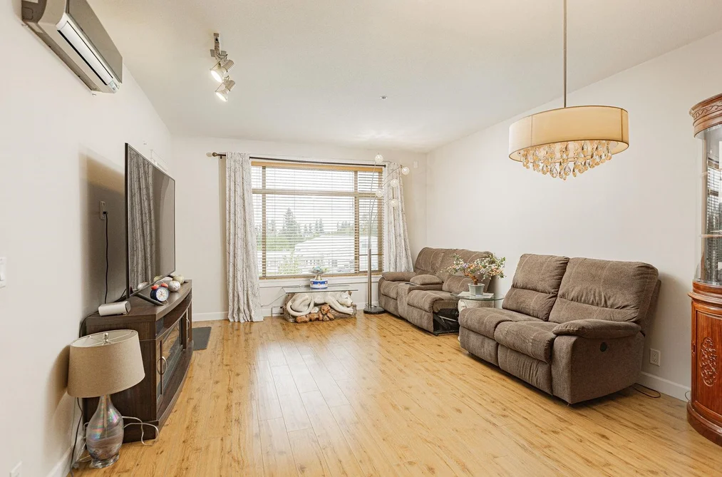 Condo for sale at 405 8067 207 Street Langley British Columbia - MLS: R3115949
