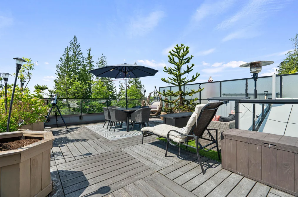 Townhouse for sale at 405 9350 University High Street Burnaby British Columbia - MLS: R3126095