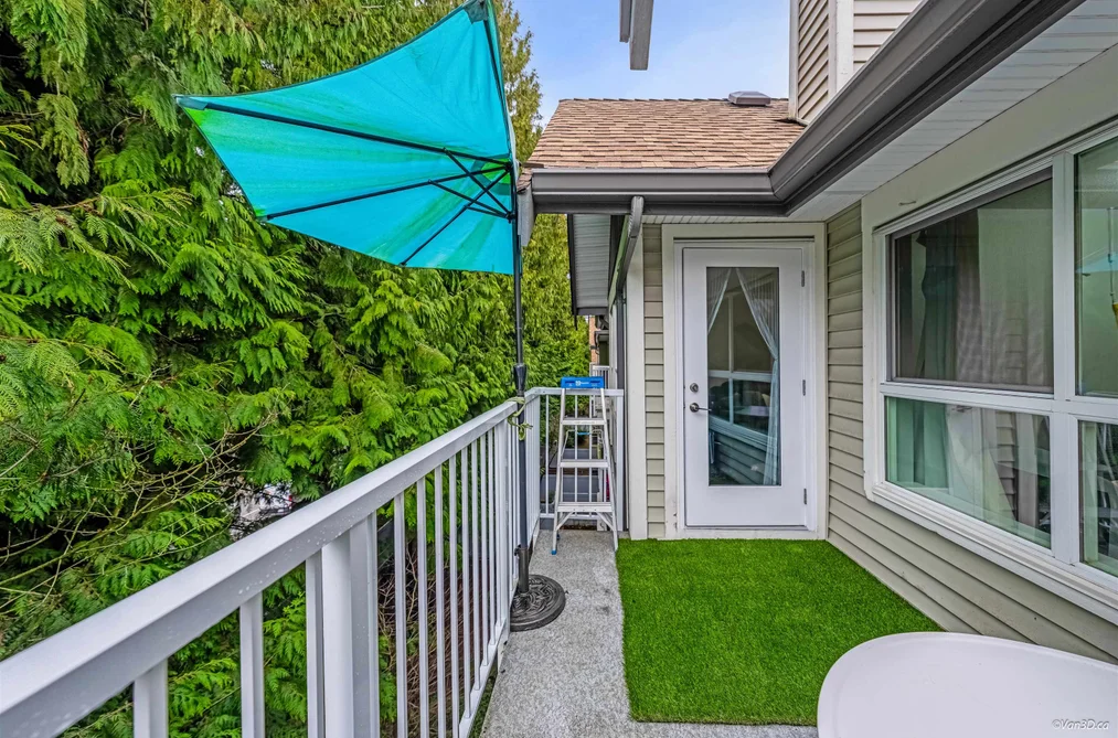 Condo for sale at 405 9688 148 Street Surrey British Columbia - MLS: R3112707