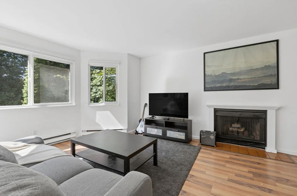 Condo for sale at 405 9880 Manchester Drive Burnaby British Columbia - MLS: R3156238
