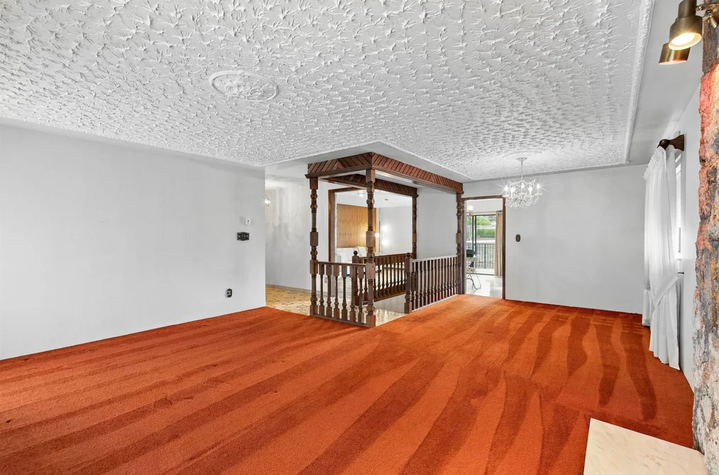 4052 Price Street, Burnaby, BC - House for Sale - Photo 6 of 27