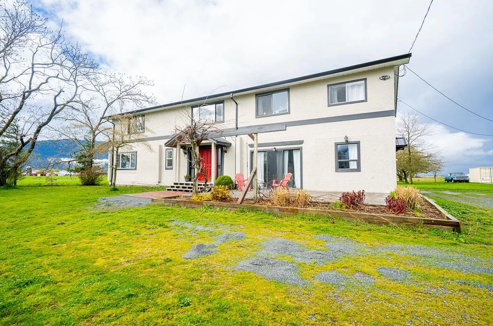 40575 NO. 4 ROAD, Abbotsford BC V3G 2S2, Abbotsford BC — Residential for Sale - Photo 2