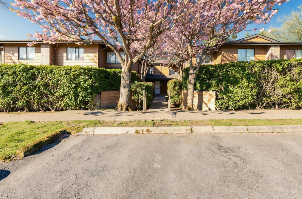 406 10620 150 STREET, Surrey BC V3R 7S1, Surrey BC — Residential for Sale - Photo 2