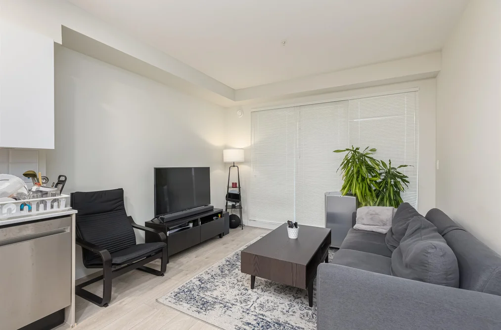 406 10838 WHALLEY BOULEVARD, Surrey BC V3R 0G8, Surrey BC — Residential for Sale - Photo 3