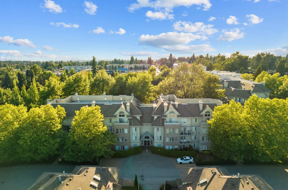 Condo for sale at 406 12155 75a Avenue Surrey British Columbia - MLS: R3073956
