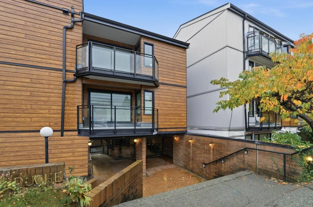 406 1340 DUCHESS AVENUE, West Vancouver BC V7T 1H6, West Vancouver BC — Residential for Sale - Photo 2