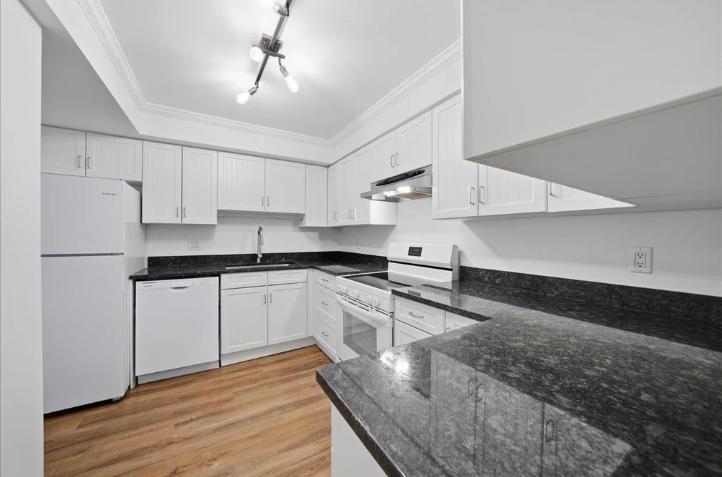 406 1340 DUCHESS AVENUE, West Vancouver BC V7T 1H6, West Vancouver BC — Residential for Sale - Photo 5