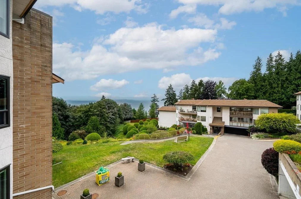 Condo for sale at 406 1350 Vidal Street White Rock British Columbia - MLS: R3165155