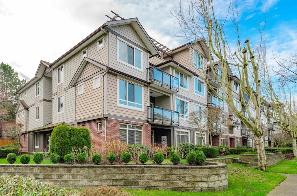 Condo for sale at 406 15368 17a Avenue Avenue Surrey British Columbia - MLS: R3120937
