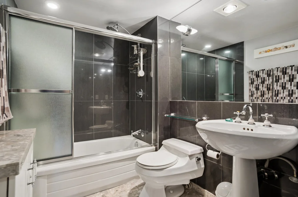406 1816 HARO STREET, Vancouver BC V6G 2Y7, Vancouver BC — Residential for Sale — Photo 11 of 21
