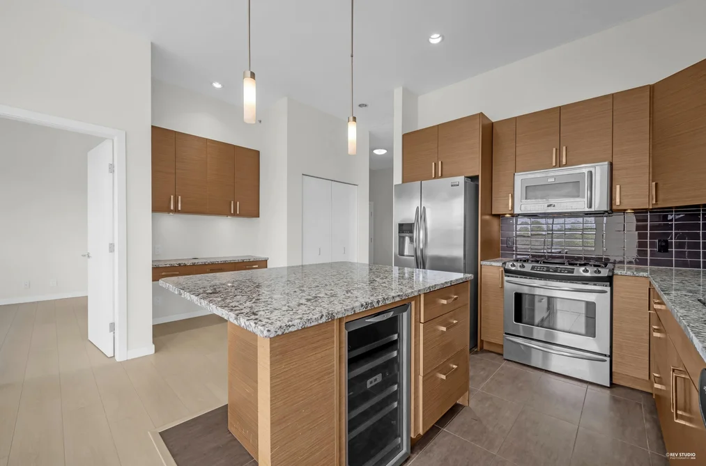 406 288 HAMPTON STREET, New Westminster BC V3M 5L9, New Westminster BC — Residential for Sale - Photo 2