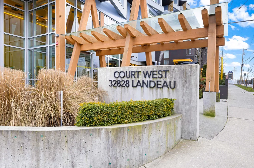 Condo for sale at 406 32828 Landeau Place Abbotsford British Columbia - MLS: R3093955