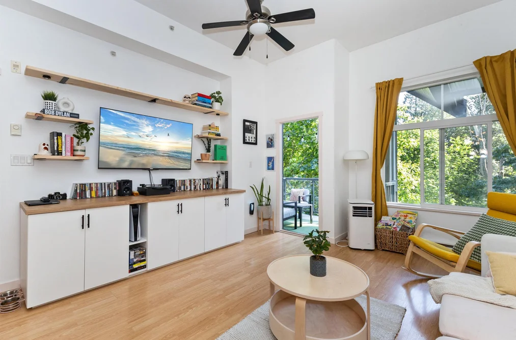 Condo for sale at 406 33338 E Bourquin Street Abbotsford British Columbia - MLS: R3144942