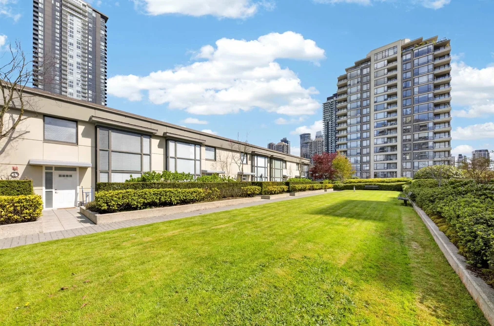 406 4118 DAWSON STREET, Burnaby BC V5C 0A3, Burnaby BC — Residential for Sale - Photo 5