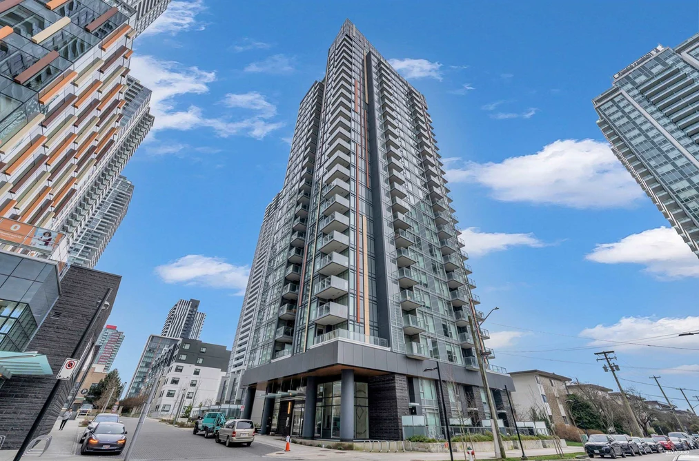 Condo for sale at 406 6398 Silver Avenue Burnaby British Columbia - MLS: R3117866
