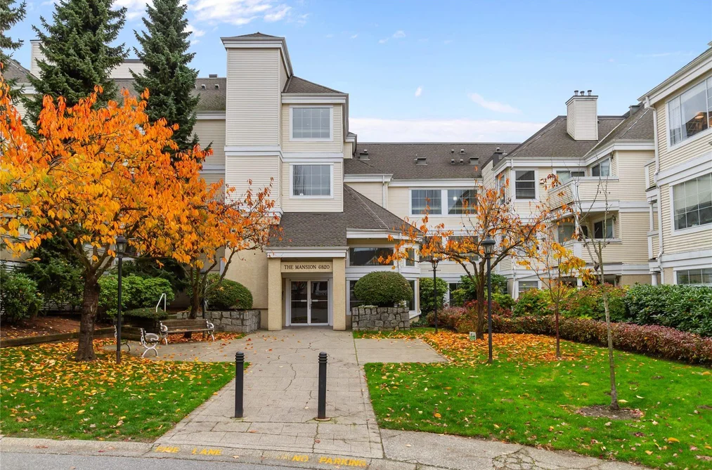 406 6820 RUMBLE STREET, Burnaby BC V5E 4H9, Burnaby BC — Residential for Sale - Photo 2