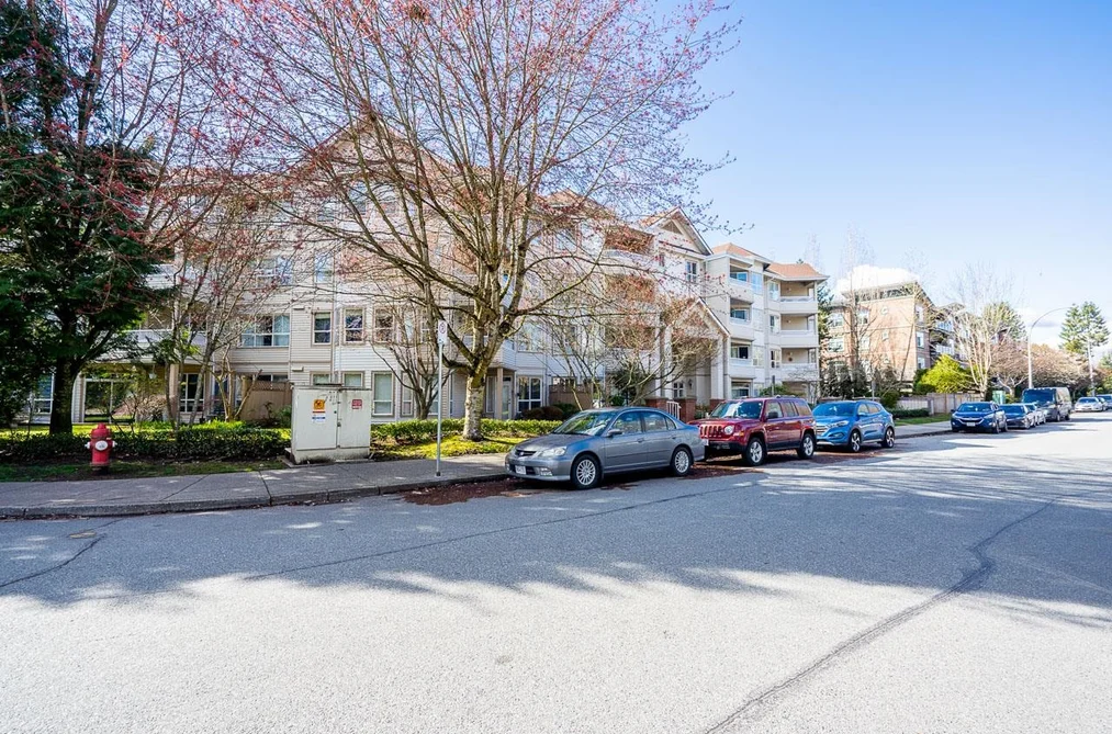 Condo for sale at 406 8139 121a Street Surrey British Columbia - MLS: R3132807
