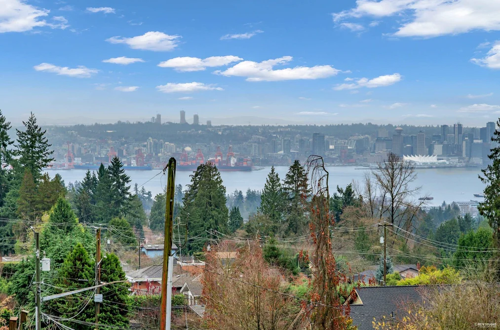 House for sale at 4066 Norwood Avenue North Vancouver British Columbia - MLS: R3096661
