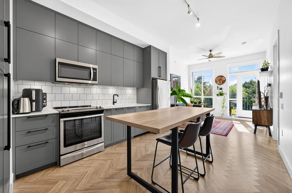 Condo for sale at 407 10168 149 Street Surrey British Columbia - MLS: R3139358