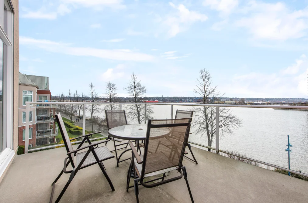 Condo for sale at 407 1230 Quayside Drive New Westminster British Columbia - MLS: R3103836
