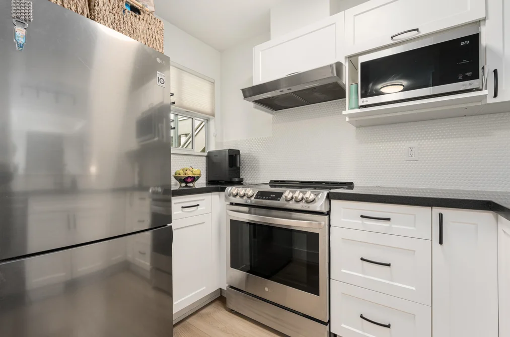407 1333 W 7TH AVENUE, Vancouver, BC — Residential for Sale — Photo 10 of 20