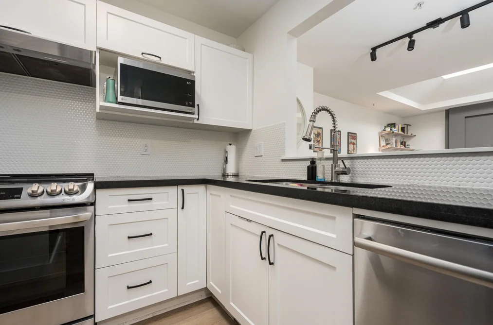 407 1333 W 7TH AVENUE, Vancouver, BC — Residential for Sale — Photo 8 of 20
