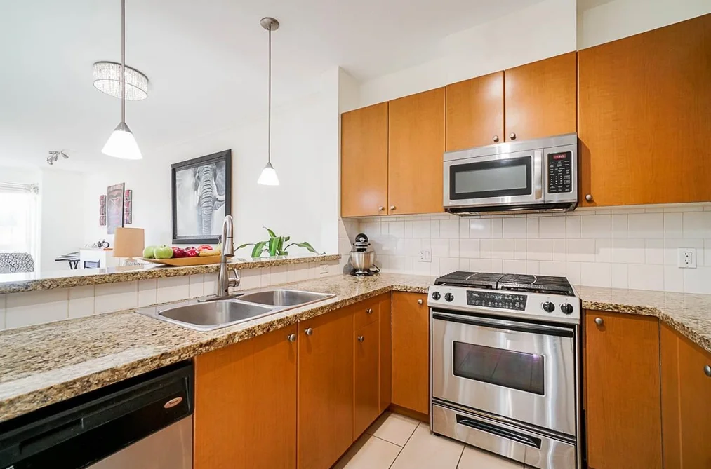 Condo for sale at 407 14 E Royal Avenue New Westminster British Columbia - MLS: R3134302