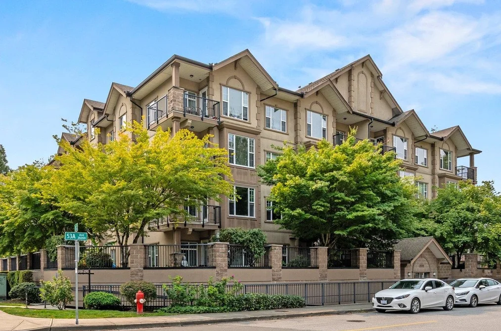 Condo for sale at 407 20286 53a Avenue Langley British Columbia - MLS: R3153435