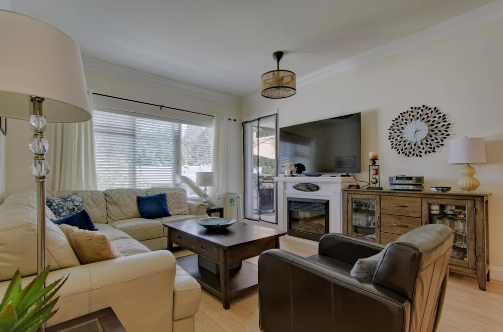 Condo for sale at 407 22150 Dewdney Trunk Road Maple Ridge British Columbia - MLS: R3144603